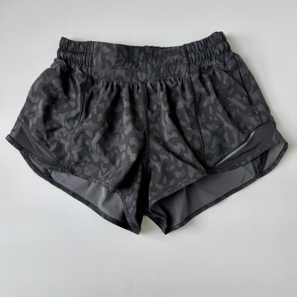 Lululemon Hotty Hot High Rise Shorts Animal Print Black Grey 2.5” 4 - Picture 2 of 4